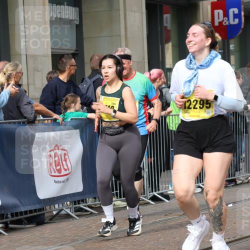 13.09.2026 - 21. swb-Marathon Bremen Strokosch-Dieckow http://msf.ph/oto/10322068 13.09.2026 10:59:22 Ziel 10147, 10236, 10355, 10669, 10745, 10922, 10928, 10929, 11054, 11056, 11089, 11151, 11194, 11207, 11419, 11501, 11519, 11594, 11803, 12138, 12242, 12243, 12295, 12480, 12481, 12527, 10377, 10415, 10427, 10492, 10668, 10922, 11086, 11125, 11301, 11302, 11500, 11873, 11913, 12015, 12118, 12200, 12267, 12297, 12537, 12541 meine-sportfotos.de