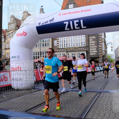 13.09.2026 - 21. swb-Marathon Bremen Tim E. http://msf.ph/oto/10322119 13.09.2026 10:59:15 Ziel 10254, 10383, 10415, 10427, 10477, 10485, 10787, 10794, 10832, 10843, 10948, 11034, 11267, 11278, 11602, 11913, 12015, 12127, 12130, 12131, 12176, 12271, 12297, 12414 meine-sportfotos.de