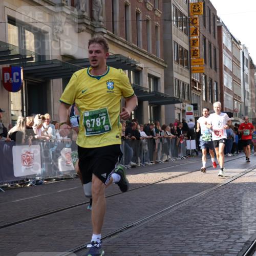 13.09.2026 - 21. swb-Marathon Bremen Strokosch-Dieckow http://msf.ph/oto/10322181 13.09.2026 13:18:29 Ziel 307, 465, 2324, 2948, 3631, 4120, 4413, 4642, 4916, 5277, 5867, 6310, 6787, 7104, 7163, 7245, 7602, 7791, 8540, 8743, 9327, 9833, 13184, 1146, 1419, 1872, 2055, 3458, 3634, 5292, 5307, 5460, 6152, 6293, 6294, 6818, 7245, 7491, 7731, 7954, 8404, 8872, 9019, 9134, 9275, 9609, 10065, 13150 meine-sportfotos.de