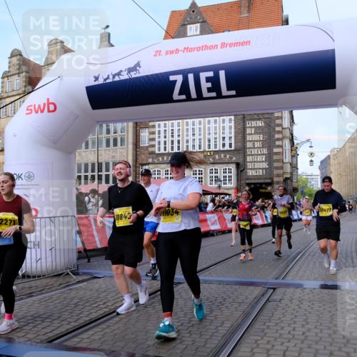 13.09.2026 - 21. swb-Marathon Bremen Tim E. http://msf.ph/oto/10322199 13.09.2026 10:59:16 Ziel 10254, 10383, 10415, 10427, 10477, 10485, 10787, 10794, 10832, 10843, 10948, 11034, 11267, 11278, 11602, 11913, 12015, 12127, 12130, 12131, 12176, 12271, 12297, 12414 meine-sportfotos.de