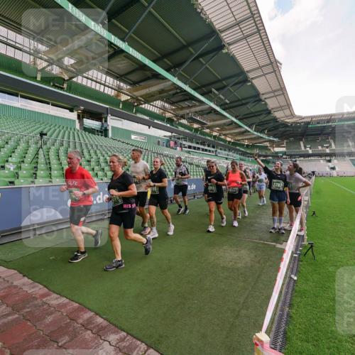 13.09.2026 - 21. swb-Marathon Bremen Michael Burmester http://msf.ph/oto/10322201 13.09.2026 13:23:09 Laufen im Stadion 128, 137, 160, 182, 211, 324, 343, 351, 434, 533, 571, 609, 708, 721, 743, 851, 892, 1157, 1178, 1259, 1331, 1344, 1417, 1597, 1598, 1657, 1669, 1691, 1729, 1746, 1788, 1883, 2213, 2286, 2290, 2433, 2445, 2475, 2495, 2503, 2504, 2526, 2619, 2632, 2652, 2660, 2685, 2711, 2768, 2936, 2964, 2968, 3252, 3282, 3288, 3289, 3292, 3347, 3351, 3364, 3395, 3423, 3447, 3505, 3530, 3559, 3682, 3727, 3770, 3784, 3819, 4020, 4054, 4231, 4406, 4407, 4431, 4466, 4467, 4584, 1506 meine-sportfotos.de