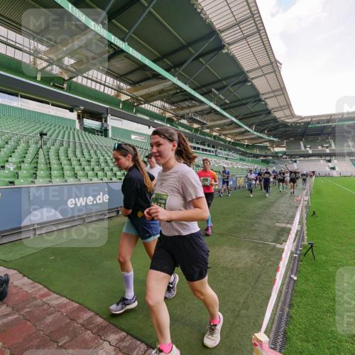 13.09.2026 - 21. swb-Marathon Bremen Michael Burmester http://msf.ph/oto/10322233 13.09.2026 13:23:15 Laufen im Stadion 128, 137, 160, 182, 211, 324, 343, 434, 533, 571, 609, 708, 721, 743, 892, 1157, 1178, 1259, 1273, 1331, 1417, 1597, 1598, 1657, 1669, 1691, 1746, 1788, 1883, 2213, 2286, 2290, 2433, 2445, 2465, 2475, 2495, 2503, 2504, 2526, 2619, 2632, 2660, 2685, 2711, 2768, 2936, 2964, 2968, 3252, 3282, 3288, 3289, 3292, 3347, 3351, 3364, 3395, 3423, 3447, 3505, 3530, 3559, 3682, 3727, 3770, 3784, 3819, 4020, 4054, 4231, 4406, 4407, 4431, 4466, 4467, 4584, 1506 meine-sportfotos.de