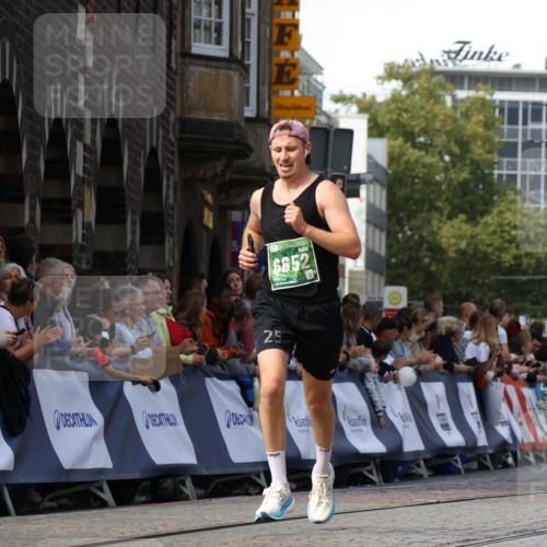 13.09.2026 - 21. swb-Marathon Bremen Strokosch-Dieckow http://msf.ph/oto/10322284 13.09.2026 13:09:26 Ziel 1241, 1925, 2287, 2291, 2909, 4384, 4898, 5383, 5636, 7262, 8120, 8830, 9904, 10044, 195, 4473, 4782, 6652 meine-sportfotos.de