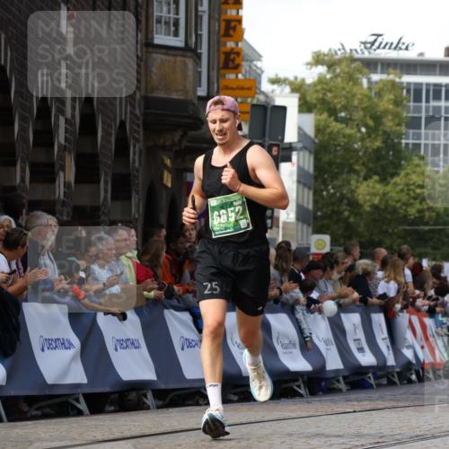 13.09.2026 - 21. swb-Marathon Bremen Strokosch-Dieckow http://msf.ph/oto/10322300 13.09.2026 13:09:26 Ziel 1241, 1925, 2287, 2291, 2909, 4384, 4898, 5383, 5636, 7262, 8120, 8830, 9904, 10044, 195, 4473, 4782, 6652 meine-sportfotos.de