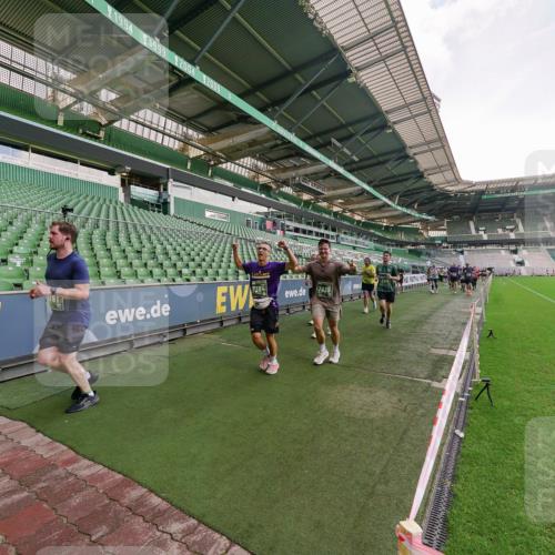 13.09.2026 - 21. swb-Marathon Bremen Michael Burmester http://msf.ph/oto/10322381 13.09.2026 13:23:31 Laufen im Stadion 137, 160, 182, 211, 324, 343, 434, 533, 571, 609, 708, 721, 739, 743, 752, 892, 1157, 1178, 1259, 1273, 1331, 1471, 1597, 1598, 1657, 1669, 1691, 1746, 1788, 1883, 1944, 2213, 2252, 2286, 2290, 2433, 2445, 2465, 2475, 2483, 2495, 2503, 2504, 2526, 2571, 2619, 2632, 2685, 2711, 2768, 2776, 2936, 2968, 3252, 3282, 3288, 3289, 3292, 3312, 3347, 3351, 3364, 3395, 3423, 3447, 3505, 3530, 3559, 3682, 3727, 3770, 3784, 3819, 4020, 4054, 4231, 4406, 4407, 4431, 4466, 4467, 4584, 1506 meine-sportfotos.de
