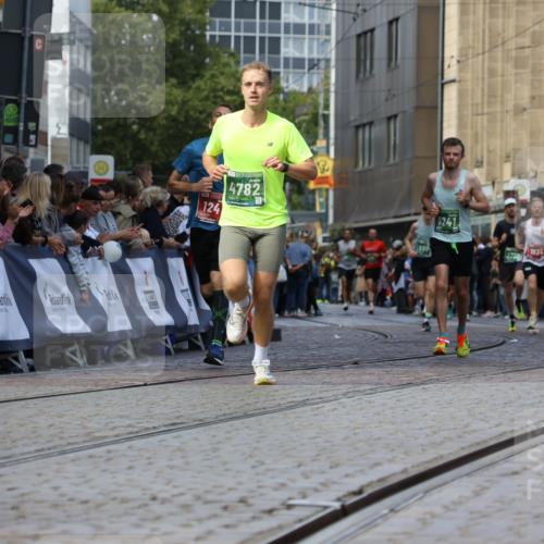 13.09.2026 - 21. swb-Marathon Bremen Strokosch-Dieckow http://msf.ph/oto/10322400 13.09.2026 13:09:36 Ziel 1034, 1241, 2291, 2909, 3197, 4895, 4898, 5111, 5383, 8759, 8830, 9789, 9866, 9904, 10044, 195, 567, 1723, 1975, 2750, 4782, 9241, 9277, 9804 meine-sportfotos.de
