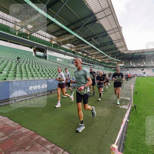 13.09.2026 - 21. swb-Marathon Bremen Michael Burmester http://msf.ph/oto/10322490 13.09.2026 13:23:46 Laufen im Stadion 137, 160, 182, 211, 324, 434, 533, 548, 571, 609, 708, 721, 739, 743, 752, 892, 1157, 1178, 1259, 1273, 1331, 1463, 1471, 1597, 1598, 1657, 1691, 1746, 1788, 1883, 1944, 2095, 2213, 2252, 2286, 2312, 2323, 2433, 2445, 2465, 2475, 2483, 2495, 2503, 2504, 2526, 2571, 2711, 2768, 2776, 2936, 2968, 3252, 3282, 3288, 3289, 3292, 3298, 3312, 3347, 3351, 3364, 3381, 3395, 3423, 3447, 3505, 3530, 3559, 3727, 3770, 3784, 3819, 4020, 4054, 4231, 4406, 4407, 4431, 4466, 4467, 4584 meine-sportfotos.de