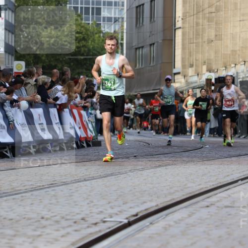 13.09.2026 - 21. swb-Marathon Bremen Strokosch-Dieckow http://msf.ph/oto/10322491 13.09.2026 13:09:38 Ziel 1034, 1241, 2291, 2909, 3197, 4895, 4898, 5111, 5383, 8759, 8830, 9789, 9866, 9904, 10044, 195, 567, 1723, 1975, 2750, 4782, 8835, 9241, 9277, 9804 meine-sportfotos.de