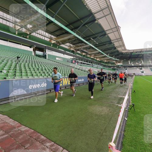 13.09.2026 - 21. swb-Marathon Bremen Michael Burmester http://msf.ph/oto/10322571 13.09.2026 13:23:52 Laufen im Stadion 137, 160, 182, 211, 324, 434, 533, 548, 571, 609, 708, 721, 723, 739, 743, 752, 892, 1157, 1178, 1259, 1273, 1331, 1463, 1471, 1597, 1598, 1691, 1746, 1788, 1883, 1944, 2095, 2211, 2213, 2252, 2286, 2312, 2323, 2433, 2445, 2465, 2475, 2483, 2495, 2497, 2503, 2504, 2526, 2571, 2768, 2776, 2936, 2968, 3252, 3282, 3288, 3289, 3292, 3298, 3312, 3347, 3364, 3381, 3395, 3423, 3447, 3505, 3530, 3559, 3727, 3770, 3819, 4020, 4054, 4231, 4406, 4407, 4431, 4466, 4467, 4584 meine-sportfotos.de
