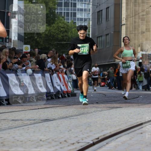 13.09.2026 - 21. swb-Marathon Bremen Strokosch-Dieckow http://msf.ph/oto/10322605 13.09.2026 13:09:47 Ziel 1034, 3197, 4473, 4895, 5111, 6652, 8759, 9789, 9866, 538, 567, 1723, 1975, 2020, 4781, 5627, 8835, 9277, 9804, 9817 meine-sportfotos.de