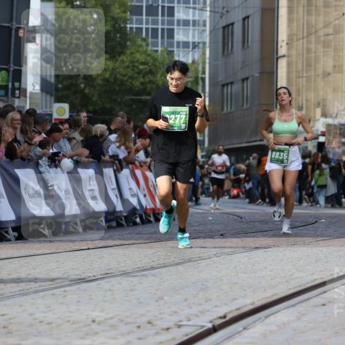 13.09.2026 - 21. swb-Marathon Bremen Strokosch-Dieckow http://msf.ph/oto/10322653 13.09.2026 13:09:47 Ziel 1034, 3197, 4473, 4895, 5111, 6652, 8759, 9789, 9866, 538, 567, 1723, 1975, 2020, 4781, 5627, 8835, 9277, 9804, 9817 meine-sportfotos.de