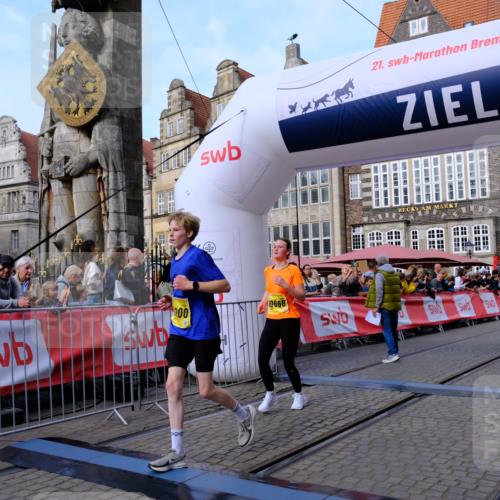 13.09.2026 - 21. swb-Marathon Bremen Tim E. http://msf.ph/oto/10322688 13.09.2026 10:59:26 Ziel 10383, 10415, 10427, 10477, 10492, 10668, 10843, 11034, 11086, 11125, 11301, 11302, 11500, 11602, 11913, 12015, 12118, 12127, 12131, 12200, 12271, 12297, 12541 meine-sportfotos.de