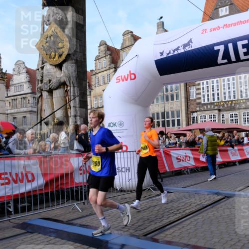 13.09.2026 - 21. swb-Marathon Bremen Tim E. http://msf.ph/oto/10322703 13.09.2026 10:59:26 Ziel 10383, 10415, 10427, 10477, 10492, 10668, 10843, 11034, 11086, 11125, 11301, 11302, 11500, 11602, 11913, 12015, 12118, 12127, 12131, 12200, 12271, 12297, 12541 meine-sportfotos.de