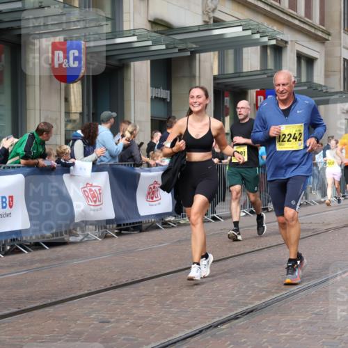 13.09.2026 - 21. swb-Marathon Bremen Strokosch-Dieckow http://msf.ph/oto/10322717 13.09.2026 10:59:41 Ziel 10175, 10236, 10691, 10758, 10867, 11054, 11056, 11071, 11089, 11158, 11159, 11160, 11250, 11259, 11427, 11445, 11453, 11524, 11525, 11528, 11587, 11588, 11589, 11637, 11803, 11879, 11904, 11907, 12123, 12238, 12239, 12242, 12243, 12274, 12388, 12480, 10147, 10355, 10377, 10669, 10745, 10922, 10928, 10929, 11151, 11194, 11207, 11419, 11501, 11519, 11594, 11873, 12138, 12267, 12295, 12481 meine-sportfotos.de