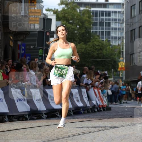 13.09.2026 - 21. swb-Marathon Bremen Strokosch-Dieckow http://msf.ph/oto/10322724 13.09.2026 13:09:50 Ziel 1034, 3197, 4473, 4782, 4895, 5111, 6652, 8759, 9789, 9866, 538, 623, 1723, 1975, 2020, 4781, 5627, 8835, 9817 meine-sportfotos.de