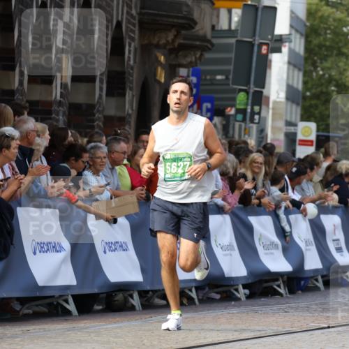 13.09.2026 - 21. swb-Marathon Bremen Strokosch-Dieckow http://msf.ph/oto/10322752 13.09.2026 13:09:56 Ziel 195, 4473, 4782, 5111, 6652, 9241, 538, 623, 2020, 4781, 5627, 9817 meine-sportfotos.de