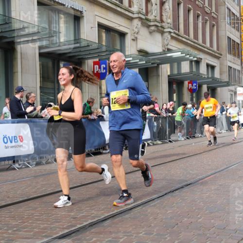 13.09.2026 - 21. swb-Marathon Bremen Strokosch-Dieckow http://msf.ph/oto/10322802 13.09.2026 10:59:42 Ziel 10175, 10236, 10691, 10758, 10867, 11054, 11056, 11071, 11089, 11158, 11159, 11160, 11250, 11259, 11427, 11445, 11453, 11524, 11525, 11528, 11587, 11588, 11589, 11637, 11803, 11879, 11904, 11907, 12123, 12238, 12239, 12242, 12243, 12274, 12352, 12388, 12480, 10147, 10355, 10377, 10669, 10745, 10922, 10928, 10929, 11151, 11194, 11207, 11419, 11501, 11519, 11594, 11873, 12138, 12267, 12295, 12481 meine-sportfotos.de
