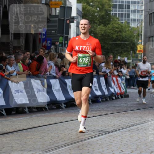 13.09.2026 - 21. swb-Marathon Bremen Strokosch-Dieckow http://msf.ph/oto/10322818 13.09.2026 13:09:58 Ziel 195, 2750, 4473, 4782, 6652, 9241, 538, 623, 957, 2020, 4781, 5627, 9817 meine-sportfotos.de