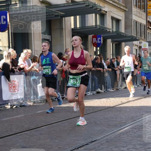 13.09.2026 - 21. swb-Marathon Bremen Strokosch-Dieckow http://msf.ph/oto/10322826 13.09.2026 13:18:49 Ziel 189, 666, 1599, 2007, 2390, 2423, 2535, 3508, 4819, 4857, 4916, 5172, 6008, 6137, 6310, 6633, 7154, 7647, 7686, 7754, 7791, 9512, 9552, 9805, 13184, 307, 465, 2324, 2948, 3631, 4120, 4413, 4642, 5277, 5867, 6787, 6818, 7104, 7163, 7245, 7602, 7731, 8404, 8540, 8743, 8872, 9019, 9275, 9327, 9833 meine-sportfotos.de