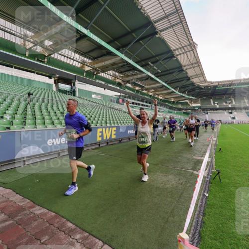 13.09.2026 - 21. swb-Marathon Bremen Michael Burmester http://msf.ph/oto/10322885 13.09.2026 13:24:24 Laufen im Stadion 137, 182, 213, 294, 324, 434, 505, 533, 548, 609, 708, 721, 723, 739, 743, 752, 892, 1178, 1273, 1331, 1463, 1471, 1491, 1504, 1515, 1597, 1598, 1746, 1788, 1830, 1944, 2095, 2211, 2252, 2267, 2271, 2286, 2312, 2323, 2433, 2445, 2465, 2475, 2483, 2495, 2497, 2503, 2506, 2554, 2571, 2644, 2768, 2776, 2833, 2936, 2968, 3005, 3142, 3211, 3252, 3282, 3288, 3289, 3292, 3298, 3306, 3312, 3347, 3364, 3381, 3390, 3395, 3423, 3447, 3505, 3559, 3727, 3770, 3819, 4231, 4466, 4467 meine-sportfotos.de