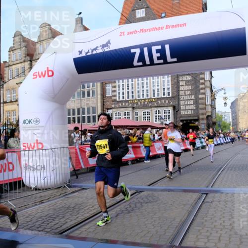 13.09.2026 - 21. swb-Marathon Bremen Tim E. http://msf.ph/oto/10322904 13.09.2026 10:59:33 Ziel 10377, 10415, 10492, 10668, 11086, 11125, 11301, 11302, 11500, 11873, 11913, 12118, 12200, 12267, 12537, 12541 meine-sportfotos.de