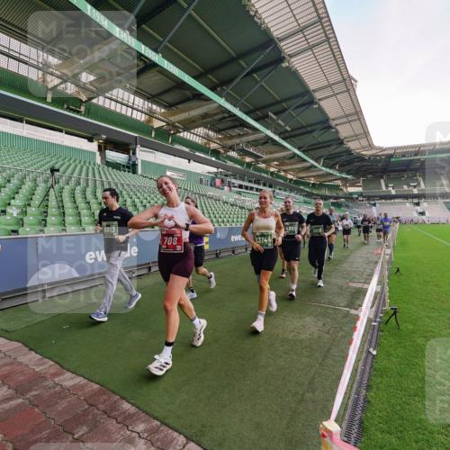 13.09.2026 - 21. swb-Marathon Bremen Michael Burmester http://msf.ph/oto/10322908 13.09.2026 13:24:27 Laufen im Stadion 137, 182, 213, 294, 324, 434, 505, 533, 548, 609, 708, 721, 723, 739, 743, 752, 892, 1273, 1331, 1463, 1471, 1491, 1504, 1515, 1597, 1598, 1746, 1830, 1944, 2095, 2211, 2252, 2267, 2271, 2286, 2312, 2323, 2354, 2433, 2445, 2465, 2475, 2483, 2495, 2497, 2503, 2506, 2554, 2571, 2644, 2768, 2776, 2833, 2896, 2936, 2968, 3005, 3142, 3211, 3252, 3282, 3288, 3289, 3292, 3298, 3306, 3312, 3347, 3364, 3381, 3390, 3395, 3423, 3447, 3559, 3727, 3770, 3819, 4231, 4466, 4467 meine-sportfotos.de