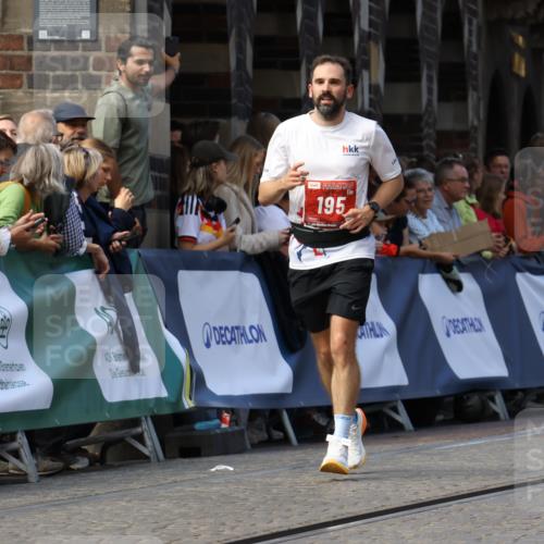 13.09.2026 - 21. swb-Marathon Bremen Strokosch-Dieckow http://msf.ph/oto/10322912 13.09.2026 13:10:04 Ziel 195, 567, 1723, 1975, 2750, 4473, 4782, 8835, 9241, 9277, 9804, 957, 8064 meine-sportfotos.de