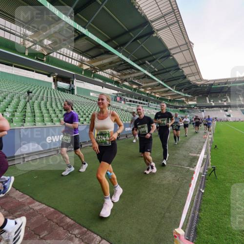 13.09.2026 - 21. swb-Marathon Bremen Michael Burmester http://msf.ph/oto/10322917 13.09.2026 13:24:27 Laufen im Stadion 137, 182, 213, 294, 324, 434, 505, 533, 548, 609, 708, 721, 723, 739, 743, 752, 892, 1273, 1331, 1463, 1471, 1491, 1504, 1515, 1597, 1598, 1746, 1830, 1944, 2095, 2211, 2252, 2267, 2271, 2286, 2312, 2323, 2354, 2433, 2445, 2465, 2475, 2483, 2495, 2497, 2503, 2506, 2554, 2571, 2644, 2768, 2776, 2833, 2896, 2936, 2968, 3005, 3142, 3211, 3252, 3282, 3288, 3289, 3292, 3298, 3306, 3312, 3347, 3364, 3381, 3390, 3395, 3423, 3447, 3559, 3727, 3770, 3819, 4231, 4466, 4467 meine-sportfotos.de
