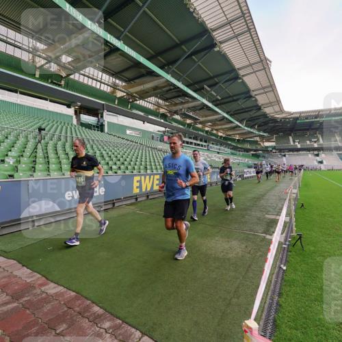 13.09.2026 - 21. swb-Marathon Bremen Michael Burmester http://msf.ph/oto/10323007 13.09.2026 13:24:35 Laufen im Stadion 137, 182, 213, 294, 324, 434, 505, 533, 548, 708, 721, 723, 739, 743, 752, 815, 818, 1273, 1463, 1471, 1491, 1504, 1515, 1561, 1597, 1598, 1830, 1944, 2059, 2095, 2211, 2252, 2267, 2271, 2286, 2312, 2323, 2354, 2445, 2465, 2483, 2495, 2497, 2503, 2506, 2554, 2571, 2591, 2644, 2752, 2768, 2776, 2833, 2878, 2896, 2936, 2968, 3005, 3142, 3211, 3259, 3282, 3288, 3289, 3292, 3298, 3306, 3312, 3329, 3364, 3381, 3390, 3395, 3423, 3447, 3727, 3770, 3819, 4466, 4467 meine-sportfotos.de