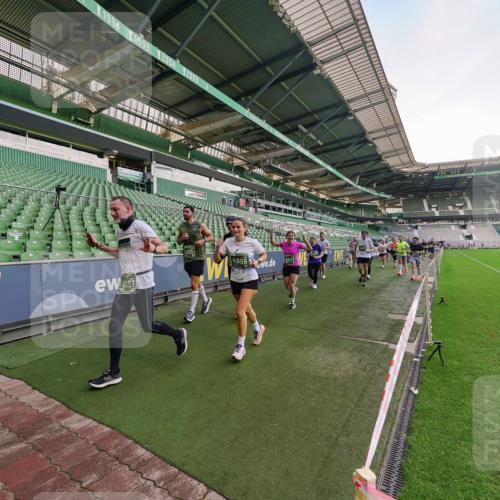 13.09.2026 - 21. swb-Marathon Bremen Michael Burmester http://msf.ph/oto/10323060 13.09.2026 13:24:44 Laufen im Stadion 137, 182, 213, 294, 324, 434, 505, 543, 548, 721, 723, 739, 743, 752, 815, 818, 966, 1273, 1410, 1463, 1471, 1491, 1504, 1515, 1561, 1597, 1598, 1830, 1944, 1953, 2059, 2095, 2211, 2252, 2267, 2271, 2286, 2312, 2323, 2354, 2445, 2465, 2483, 2495, 2497, 2503, 2506, 2554, 2571, 2591, 2644, 2752, 2768, 2776, 2833, 2878, 2896, 2936, 2968, 2981, 3005, 3142, 3211, 3259, 3282, 3288, 3289, 3292, 3298, 3306, 3312, 3329, 3364, 3381, 3390, 3395, 3447, 3770, 3819, 4466 meine-sportfotos.de