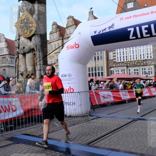 13.09.2026 - 21. swb-Marathon Bremen Tim E. http://msf.ph/oto/10323139 13.09.2026 10:59:37 Ziel 10377, 10492, 10668, 10922, 11086, 11125, 11301, 11302, 11500, 11873, 12118, 12200, 12267, 12295, 12537, 12541 meine-sportfotos.de