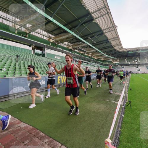 13.09.2026 - 21. swb-Marathon Bremen Michael Burmester http://msf.ph/oto/10323157 13.09.2026 13:24:53 Laufen im Stadion 137, 182, 213, 294, 324, 434, 505, 543, 548, 721, 723, 739, 743, 752, 815, 818, 966, 1273, 1410, 1443, 1459, 1463, 1471, 1491, 1504, 1515, 1561, 1597, 1598, 1830, 1944, 1953, 2058, 2059, 2095, 2211, 2252, 2267, 2271, 2286, 2308, 2312, 2323, 2354, 2445, 2465, 2483, 2495, 2497, 2503, 2506, 2554, 2571, 2591, 2644, 2752, 2762, 2768, 2776, 2833, 2878, 2896, 2936, 2968, 2981, 3005, 3142, 3211, 3259, 3282, 3288, 3289, 3292, 3298, 3306, 3312, 3329, 3364, 3381, 3390, 3395, 3770 meine-sportfotos.de