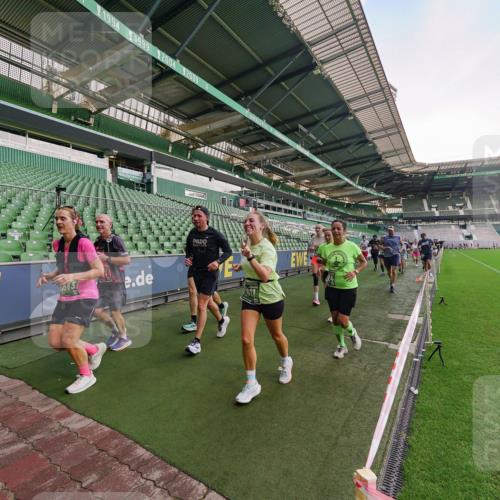 13.09.2026 - 21. swb-Marathon Bremen Michael Burmester http://msf.ph/oto/10323210 13.09.2026 13:24:57 Laufen im Stadion 137, 182, 213, 294, 324, 434, 505, 543, 548, 721, 723, 739, 743, 752, 815, 818, 966, 1273, 1410, 1443, 1459, 1463, 1471, 1491, 1504, 1515, 1561, 1597, 1598, 1830, 1944, 1953, 2058, 2059, 2095, 2211, 2252, 2267, 2271, 2286, 2298, 2308, 2312, 2323, 2354, 2445, 2465, 2483, 2495, 2497, 2503, 2506, 2554, 2571, 2591, 2644, 2752, 2762, 2768, 2776, 2833, 2878, 2896, 2936, 2968, 2981, 3005, 3142, 3211, 3259, 3282, 3288, 3289, 3292, 3298, 3306, 3312, 3329, 3364, 3381, 3390, 3395 meine-sportfotos.de