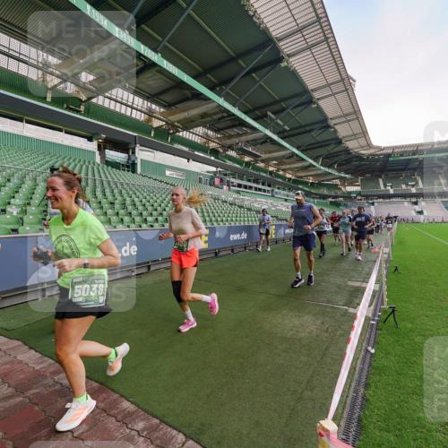 13.09.2026 - 21. swb-Marathon Bremen Michael Burmester http://msf.ph/oto/10323239 13.09.2026 13:24:59 Laufen im Stadion 137, 182, 213, 294, 324, 505, 543, 548, 721, 723, 739, 743, 752, 815, 818, 966, 1273, 1410, 1443, 1459, 1463, 1471, 1491, 1504, 1515, 1561, 1597, 1598, 1830, 1944, 1953, 2058, 2059, 2095, 2211, 2252, 2267, 2271, 2286, 2298, 2308, 2312, 2323, 2354, 2445, 2465, 2483, 2495, 2497, 2503, 2506, 2554, 2571, 2591, 2644, 2752, 2762, 2768, 2776, 2833, 2878, 2896, 2936, 2968, 2981, 3005, 3142, 3211, 3259, 3282, 3288, 3289, 3298, 3306, 3312, 3329, 3364, 3381, 3390, 3395 meine-sportfotos.de