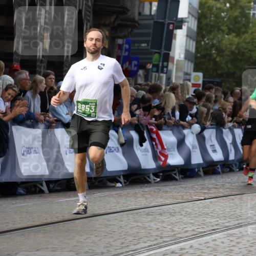 13.09.2026 - 21. swb-Marathon Bremen Strokosch-Dieckow http://msf.ph/oto/10323453 13.09.2026 13:24:51 Ziel 789, 790, 1582, 3375, 3524, 3994, 4000, 5328, 5572, 5668, 5669, 5929, 5953, 6080, 7156, 7568, 8310, 8636, 8784, 8881, 9264, 9541, 9573, 9676, 10069, 10071, 10097, 972, 1080, 1264, 2322, 2761, 3105, 4091, 4113, 4507, 4918, 4973, 6079, 6360, 6544, 6943, 7409, 7854, 8245, 9073, 9152, 9360 meine-sportfotos.de
