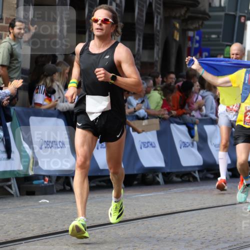 13.09.2026 - 21. swb-Marathon Bremen Strokosch-Dieckow http://msf.ph/oto/10323462 13.09.2026 13:10:26 Ziel 538, 623, 957, 2020, 4781, 5627, 9817, 640, 1181, 1554, 2605, 4727, 5066, 5152, 5620, 5648, 6267, 7881 meine-sportfotos.de