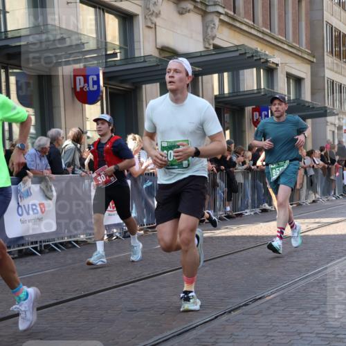 13.09.2026 - 21. swb-Marathon Bremen Strokosch-Dieckow http://msf.ph/oto/10323520 13.09.2026 13:19:02 Ziel 189, 666, 1599, 2390, 2423, 2535, 3182, 3508, 4319, 4455, 4819, 5172, 5371, 6008, 6137, 6633, 7268, 7754, 7945, 8153, 9552, 9638, 9805, 307, 2007, 4120, 4857, 4916, 5277, 6310, 6787, 7104, 7154, 7163, 7602, 7647, 7686, 7791, 9512, 13184 meine-sportfotos.de