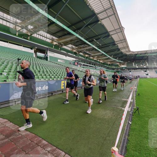 13.09.2026 - 21. swb-Marathon Bremen Michael Burmester http://msf.ph/oto/10323525 13.09.2026 13:25:27 Laufen im Stadion 213, 294, 505, 530, 543, 548, 645, 723, 739, 752, 815, 818, 966, 1273, 1283, 1410, 1443, 1459, 1463, 1471, 1487, 1491, 1504, 1515, 1530, 1561, 1618, 1744, 1828, 1830, 1944, 1953, 2058, 2059, 2095, 2211, 2252, 2267, 2271, 2298, 2308, 2312, 2323, 2354, 2382, 2384, 2483, 2497, 2506, 2508, 2554, 2558, 2571, 2591, 2644, 2656, 2675, 2752, 2762, 2776, 2833, 2878, 2896, 2970, 2981, 3005, 3062, 3097, 3142, 3172, 3211, 3259, 3298, 3306, 3312, 3329, 3381, 3390, 3433 meine-sportfotos.de