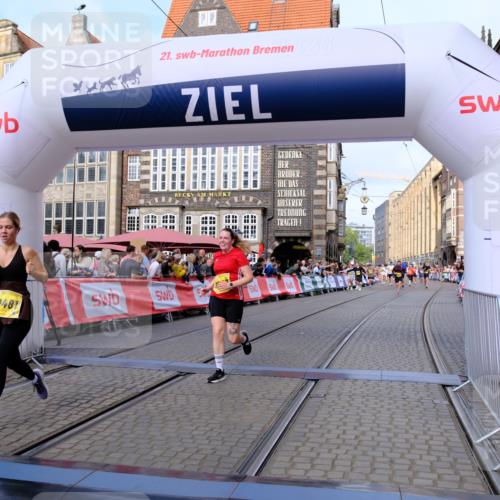 13.09.2026 - 21. swb-Marathon Bremen Tim E. http://msf.ph/oto/10323571 13.09.2026 10:59:49 Ziel 10147, 10377, 10745, 10922, 11151, 11207, 11519, 11594, 11873, 12267, 12295, 12481, 12527 meine-sportfotos.de