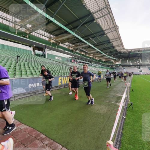 13.09.2026 - 21. swb-Marathon Bremen Michael Burmester http://msf.ph/oto/10323618 13.09.2026 13:25:37 Laufen im Stadion 202, 213, 294, 505, 530, 543, 548, 645, 723, 752, 815, 818, 966, 1283, 1410, 1443, 1459, 1463, 1473, 1487, 1491, 1504, 1515, 1530, 1561, 1618, 1744, 1828, 1830, 1953, 2058, 2059, 2095, 2211, 2267, 2271, 2298, 2308, 2312, 2323, 2354, 2382, 2384, 2483, 2497, 2506, 2508, 2554, 2558, 2571, 2591, 2592, 2644, 2656, 2675, 2752, 2762, 2833, 2878, 2896, 2970, 2981, 3005, 3047, 3062, 3097, 3142, 3172, 3211, 3259, 3298, 3306, 3329, 3359, 3381, 3390, 3433 meine-sportfotos.de