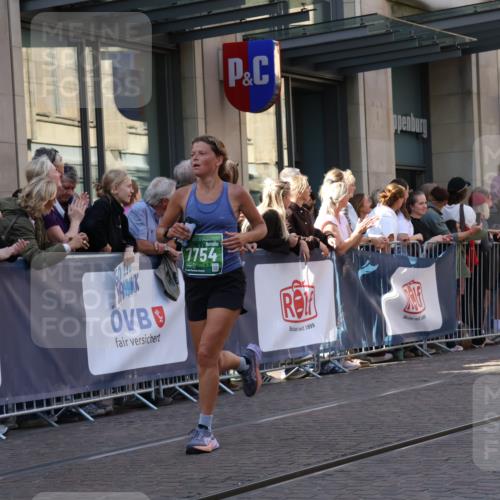 13.09.2026 - 21. swb-Marathon Bremen Strokosch-Dieckow http://msf.ph/oto/10323633 13.09.2026 13:19:04 Ziel 189, 666, 1599, 2390, 2423, 2535, 3182, 3508, 4319, 4455, 4819, 4977, 4978, 5172, 5371, 6008, 6137, 6633, 7268, 7754, 7945, 8153, 9552, 9638, 9805, 307, 2007, 4857, 4916, 5277, 6137, 6310, 7104, 7154, 7163, 7602, 7647, 7686, 7791, 9512, 13184 meine-sportfotos.de