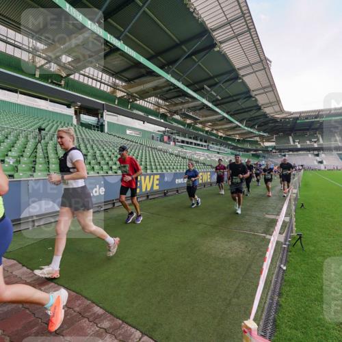 13.09.2026 - 21. swb-Marathon Bremen Michael Burmester http://msf.ph/oto/10323667 13.09.2026 13:25:44 Laufen im Stadion 202, 213, 294, 505, 530, 543, 548, 645, 723, 815, 818, 966, 1077, 1283, 1410, 1443, 1459, 1463, 1473, 1487, 1491, 1504, 1515, 1530, 1561, 1618, 1744, 1828, 1830, 1953, 2058, 2059, 2095, 2211, 2267, 2271, 2298, 2308, 2312, 2323, 2354, 2382, 2384, 2497, 2506, 2508, 2554, 2558, 2576, 2591, 2592, 2644, 2656, 2675, 2752, 2762, 2817, 2833, 2878, 2896, 2970, 2981, 3005, 3047, 3062, 3097, 3142, 3172, 3211, 3259, 3298, 3306, 3329, 3359, 3381, 3390, 3433, 3629 meine-sportfotos.de