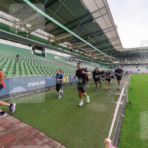 13.09.2026 - 21. swb-Marathon Bremen Michael Burmester http://msf.ph/oto/10323674 13.09.2026 13:25:45 Laufen im Stadion 202, 213, 294, 505, 530, 543, 548, 645, 723, 815, 818, 966, 1077, 1283, 1410, 1443, 1459, 1463, 1473, 1487, 1491, 1504, 1515, 1530, 1561, 1618, 1744, 1828, 1830, 1953, 2058, 2059, 2095, 2211, 2267, 2271, 2298, 2308, 2312, 2323, 2354, 2382, 2384, 2497, 2506, 2508, 2554, 2558, 2576, 2591, 2592, 2644, 2656, 2675, 2752, 2762, 2817, 2833, 2878, 2896, 2970, 2981, 3005, 3047, 3062, 3097, 3142, 3172, 3211, 3259, 3298, 3306, 3329, 3359, 3381, 3390, 3433, 3629 meine-sportfotos.de