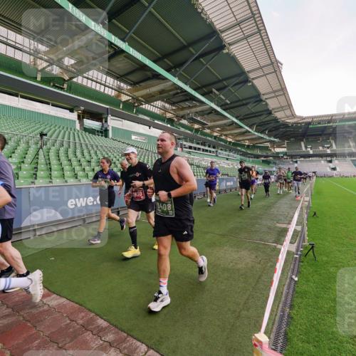 13.09.2026 - 21. swb-Marathon Bremen Michael Burmester http://msf.ph/oto/10323709 13.09.2026 13:25:49 Laufen im Stadion 202, 213, 294, 505, 530, 543, 645, 723, 815, 818, 833, 966, 1077, 1283, 1410, 1443, 1459, 1463, 1473, 1487, 1491, 1504, 1515, 1530, 1561, 1618, 1744, 1828, 1830, 1953, 2058, 2059, 2095, 2211, 2267, 2271, 2298, 2308, 2323, 2354, 2382, 2384, 2497, 2506, 2508, 2554, 2558, 2576, 2591, 2592, 2644, 2656, 2675, 2752, 2762, 2817, 2833, 2878, 2896, 2965, 2970, 2981, 3005, 3047, 3062, 3097, 3142, 3172, 3211, 3259, 3298, 3306, 3329, 3359, 3390, 3433, 3629 meine-sportfotos.de
