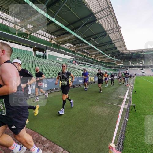 13.09.2026 - 21. swb-Marathon Bremen Michael Burmester http://msf.ph/oto/10323714 13.09.2026 13:25:49 Laufen im Stadion 202, 213, 294, 505, 530, 543, 645, 723, 815, 818, 833, 966, 1077, 1283, 1410, 1443, 1459, 1463, 1473, 1487, 1491, 1504, 1515, 1530, 1561, 1618, 1744, 1828, 1830, 1953, 2058, 2059, 2095, 2211, 2267, 2271, 2298, 2308, 2323, 2354, 2382, 2384, 2497, 2506, 2508, 2554, 2558, 2576, 2591, 2592, 2644, 2656, 2675, 2752, 2762, 2817, 2833, 2878, 2896, 2965, 2970, 2981, 3005, 3047, 3062, 3097, 3142, 3172, 3211, 3259, 3298, 3306, 3329, 3359, 3390, 3433, 3629 meine-sportfotos.de