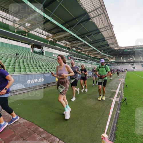 13.09.2026 - 21. swb-Marathon Bremen Michael Burmester http://msf.ph/oto/10323758 13.09.2026 13:25:55 Laufen im Stadion 202, 213, 294, 390, 505, 530, 543, 645, 723, 815, 818, 833, 966, 1077, 1283, 1410, 1443, 1459, 1473, 1487, 1491, 1504, 1515, 1530, 1561, 1618, 1744, 1828, 1830, 1953, 2058, 2059, 2211, 2267, 2271, 2273, 2298, 2308, 2354, 2382, 2384, 2428, 2497, 2506, 2508, 2554, 2558, 2576, 2591, 2592, 2644, 2656, 2675, 2752, 2762, 2817, 2833, 2878, 2896, 2965, 2970, 2981, 3005, 3047, 3062, 3084, 3097, 3142, 3172, 3211, 3259, 3306, 3329, 3359, 3390, 3433, 3629 meine-sportfotos.de