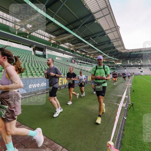13.09.2026 - 21. swb-Marathon Bremen Michael Burmester http://msf.ph/oto/10323765 13.09.2026 13:25:55 Laufen im Stadion 202, 213, 294, 390, 505, 530, 543, 645, 723, 815, 818, 833, 966, 1077, 1283, 1410, 1443, 1459, 1473, 1487, 1491, 1504, 1515, 1530, 1561, 1618, 1744, 1828, 1830, 1953, 2058, 2059, 2211, 2267, 2271, 2273, 2298, 2308, 2354, 2382, 2384, 2428, 2497, 2506, 2508, 2554, 2558, 2576, 2591, 2592, 2644, 2656, 2675, 2752, 2762, 2817, 2833, 2878, 2896, 2965, 2970, 2981, 3005, 3047, 3062, 3084, 3097, 3142, 3172, 3211, 3259, 3306, 3329, 3359, 3390, 3433, 3629 meine-sportfotos.de