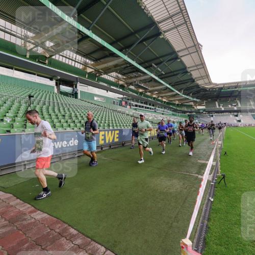 13.09.2026 - 21. swb-Marathon Bremen Michael Burmester http://msf.ph/oto/10323858 13.09.2026 13:26:07 Laufen im Stadion 202, 213, 294, 390, 505, 530, 543, 645, 815, 818, 833, 966, 1077, 1283, 1410, 1443, 1459, 1473, 1487, 1491, 1504, 1515, 1530, 1561, 1618, 1744, 1828, 1830, 1953, 2058, 2059, 2267, 2271, 2273, 2298, 2308, 2309, 2354, 2382, 2384, 2428, 2506, 2508, 2542, 2554, 2558, 2576, 2582, 2591, 2592, 2656, 2675, 2752, 2762, 2817, 2833, 2878, 2896, 2965, 2970, 2981, 3005, 3047, 3062, 3084, 3097, 3142, 3172, 3211, 3259, 3329, 3359, 3390, 3433, 3629 meine-sportfotos.de