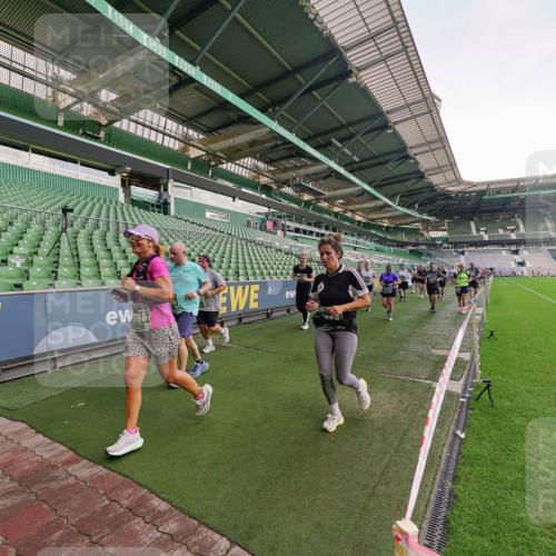 13.09.2026 - 21. swb-Marathon Bremen Michael Burmester http://msf.ph/oto/10323923 13.09.2026 13:26:12 Laufen im Stadion 202, 213, 294, 390, 505, 530, 543, 645, 815, 818, 833, 966, 1077, 1283, 1410, 1443, 1459, 1473, 1487, 1504, 1515, 1530, 1561, 1618, 1700, 1744, 1828, 1830, 1953, 2058, 2059, 2267, 2271, 2273, 2298, 2308, 2309, 2354, 2382, 2384, 2388, 2428, 2506, 2508, 2542, 2554, 2558, 2576, 2582, 2591, 2592, 2656, 2675, 2752, 2762, 2817, 2833, 2878, 2896, 2965, 2970, 2981, 3005, 3047, 3062, 3084, 3097, 3142, 3172, 3211, 3259, 3329, 3359, 3390, 3433, 3540, 3629 meine-sportfotos.de