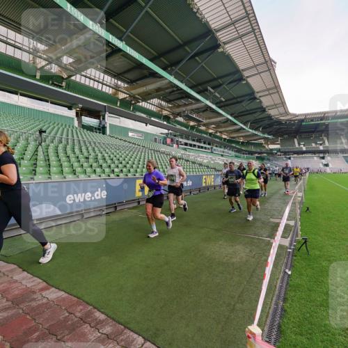 13.09.2026 - 21. swb-Marathon Bremen Michael Burmester http://msf.ph/oto/10323948 13.09.2026 13:26:15 Laufen im Stadion 202, 213, 294, 364, 390, 505, 530, 543, 645, 815, 818, 833, 966, 1077, 1283, 1410, 1443, 1459, 1473, 1487, 1504, 1515, 1530, 1561, 1618, 1700, 1744, 1828, 1830, 1953, 2058, 2059, 2267, 2271, 2273, 2298, 2308, 2309, 2354, 2382, 2384, 2388, 2404, 2428, 2506, 2508, 2542, 2558, 2576, 2582, 2591, 2592, 2656, 2675, 2752, 2762, 2817, 2833, 2878, 2896, 2965, 2970, 2981, 3005, 3047, 3050, 3062, 3084, 3097, 3142, 3172, 3211, 3259, 3329, 3359, 3390, 3433, 3540, 3629 meine-sportfotos.de